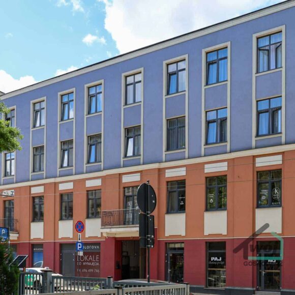 Fasada kamienicy z trzech kolorach