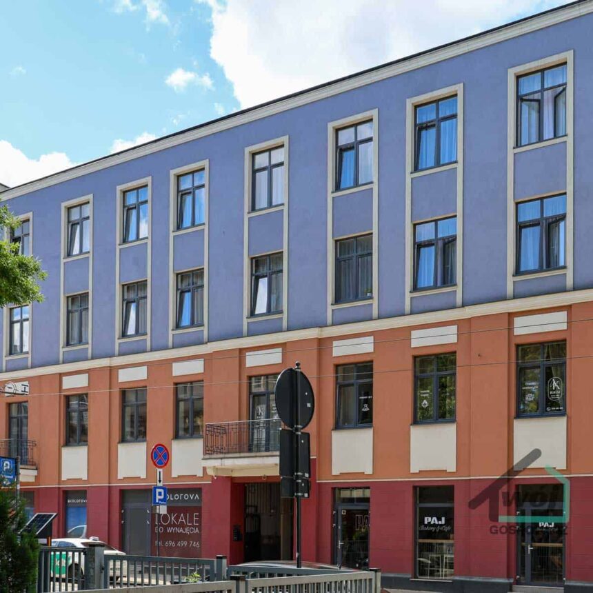 Fasada kamienicy z trzech kolorach